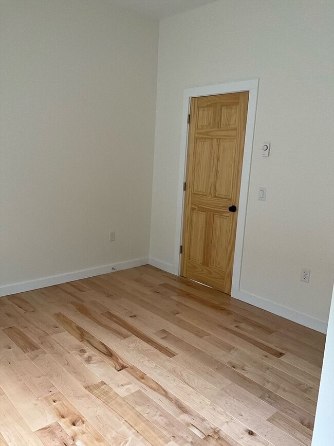 Building Photo - 90 Elm St