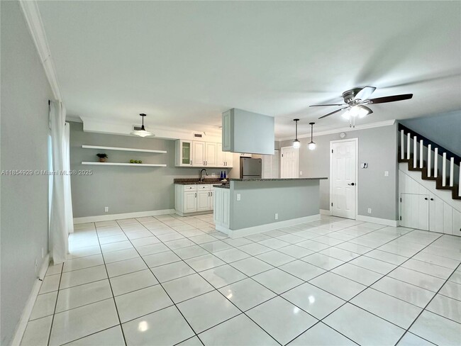 Building Photo - 15820 SW 90th Ct