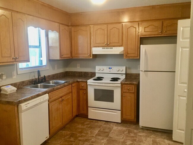 Building Photo - 2708 Blossom Dr