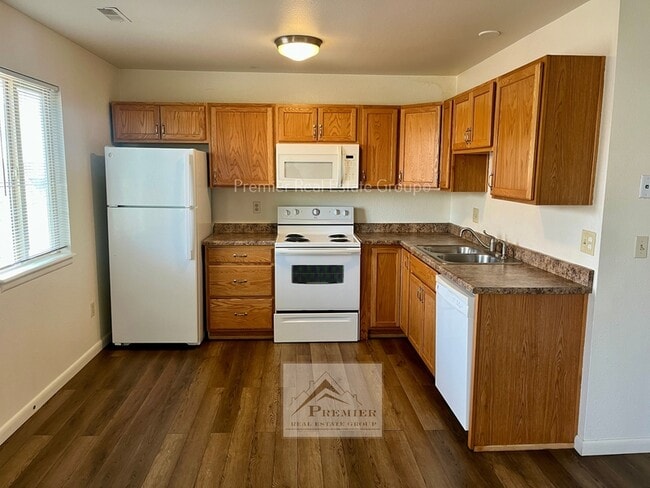 Building Photo - 1015 Western Dr