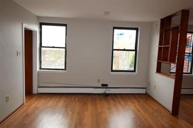 Building Photo - 845 Western Ave