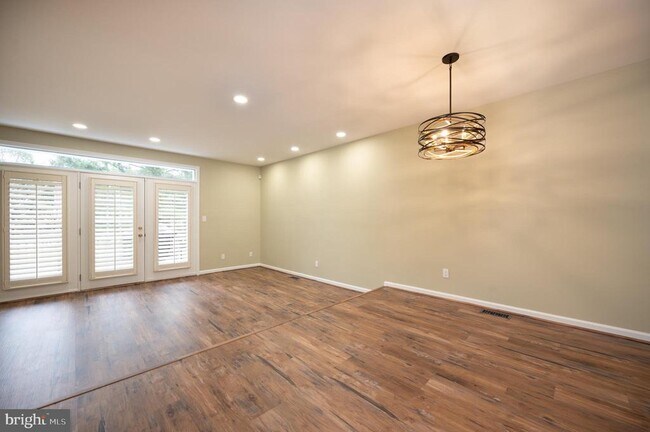 Building Photo - 110 Talleyrand Dr