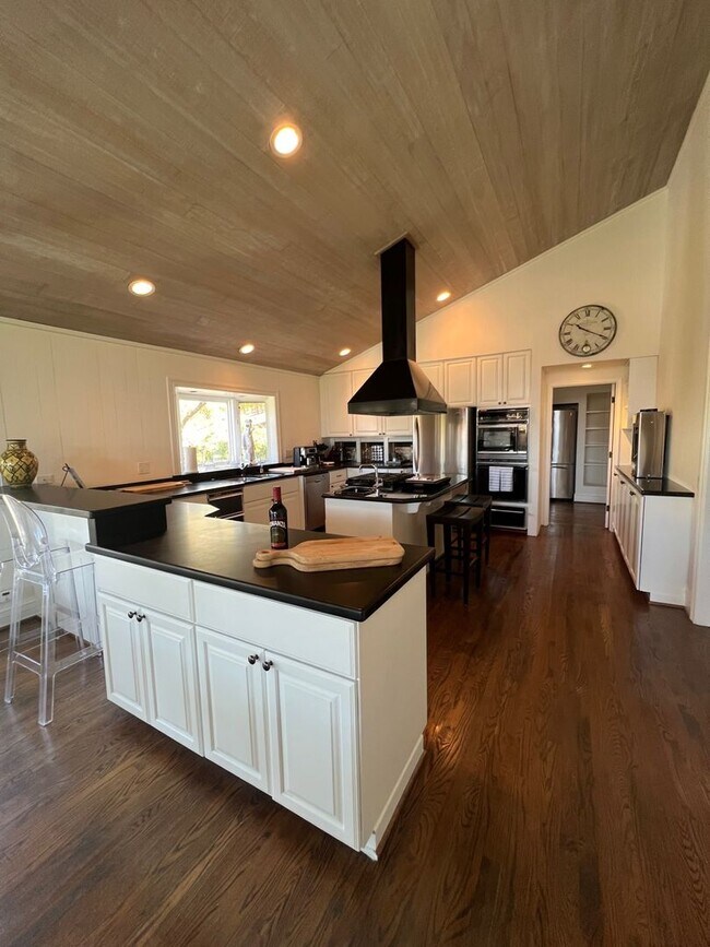 Building Photo - Welcome to Your Luxurious Napa Valley Retr...