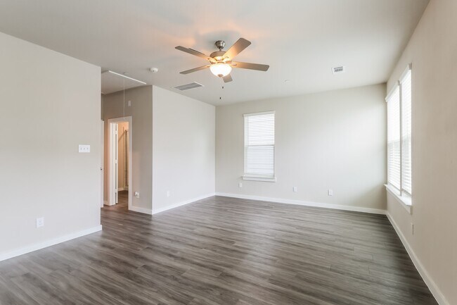 Building Photo - 18334 W Centro Cir