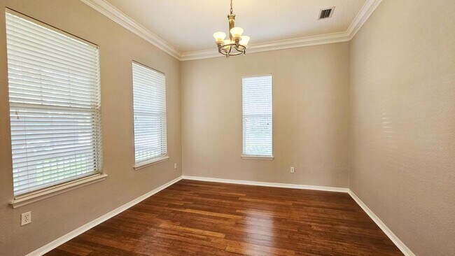Building Photo - 12761 Bideford Ave