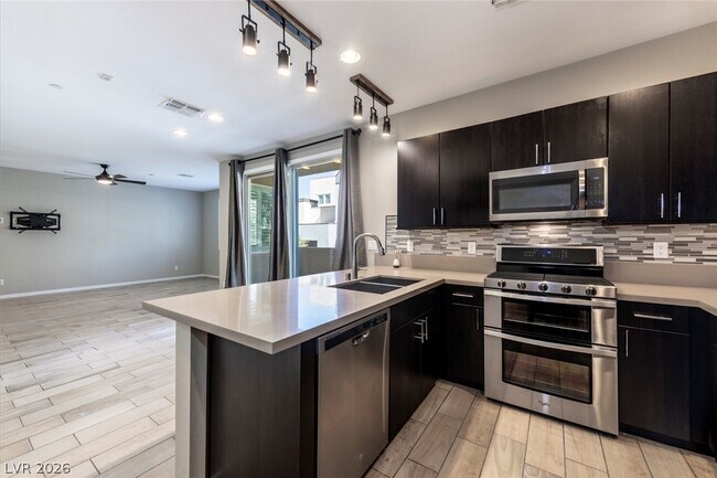 Building Photo - 11257 Rainbow Peak Ave