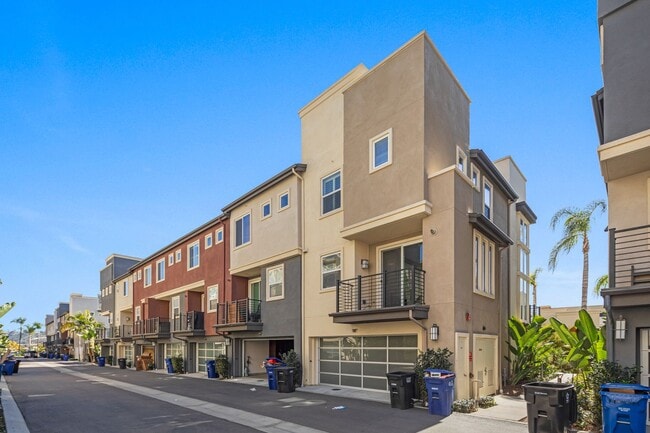 Building Photo - Resort Style 2BD Townhome in Origen at Civ...