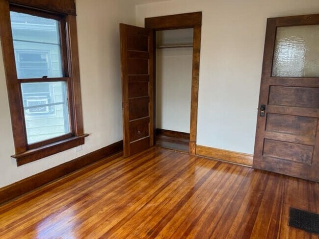 Building Photo - 1843-1845 W 3rd St