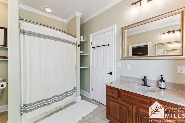 Building Photo - EXTRAORDINARY historic rental opportunity ...