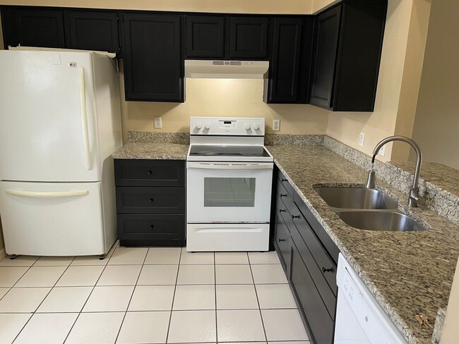 Building Photo - 1/2 Duplex in Winter Park