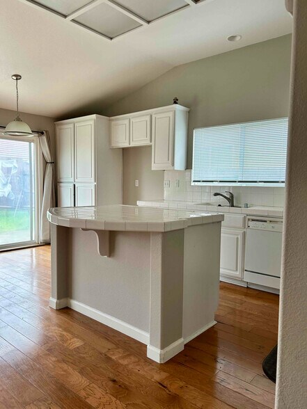 Building Photo - 5412 Etherington Ct