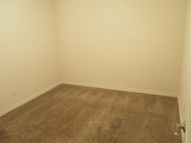 Building Photo - 4 Bed 3.5 Bath in Windhaven Crossing