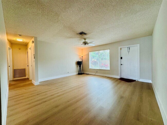 Building Photo - 1780 NW 39th Pl