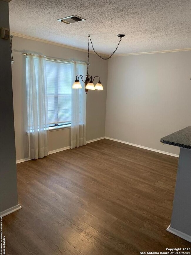 Building Photo - 2 Bedroom 2 Bath Condo near Medical Center