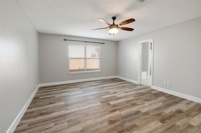 Building Photo - 10905 Claywood Dr