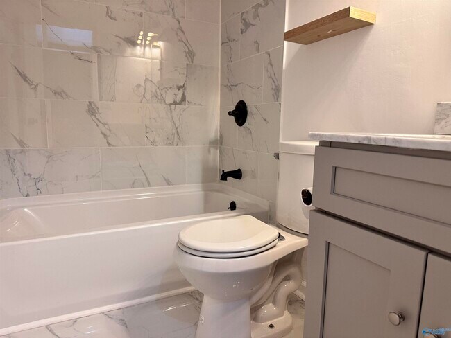 Building Photo - 13908 Creely Dr SW