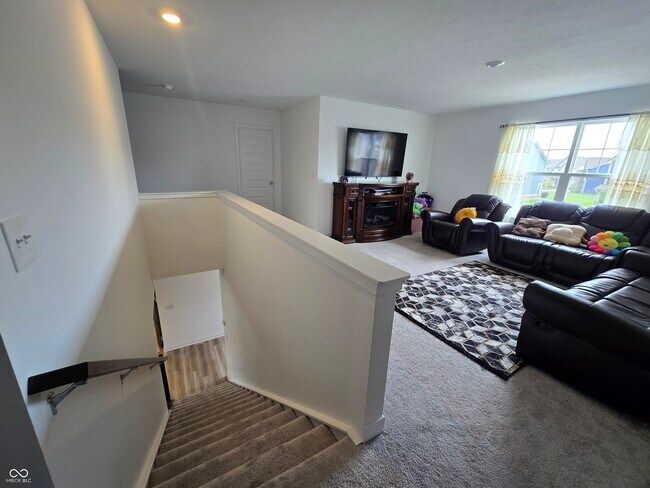 Building Photo - 5128 Summerton St