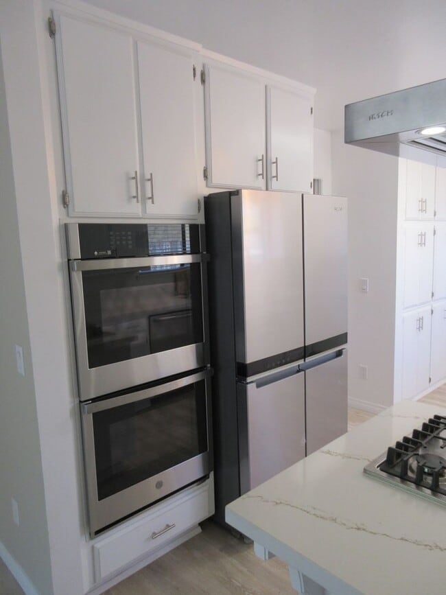 Building Photo - Three bedroom, two bath home located on a quiet cul-de-sac in desirable Bay View Heights