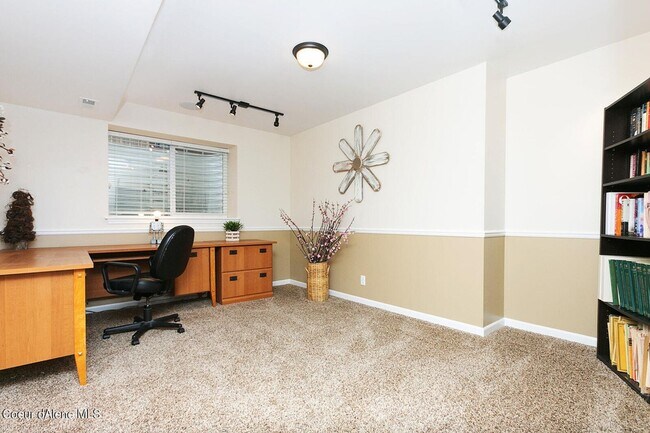 Building Photo - Spacious 5-Bedroom Coeur d'Alene Place Home with Theater Room