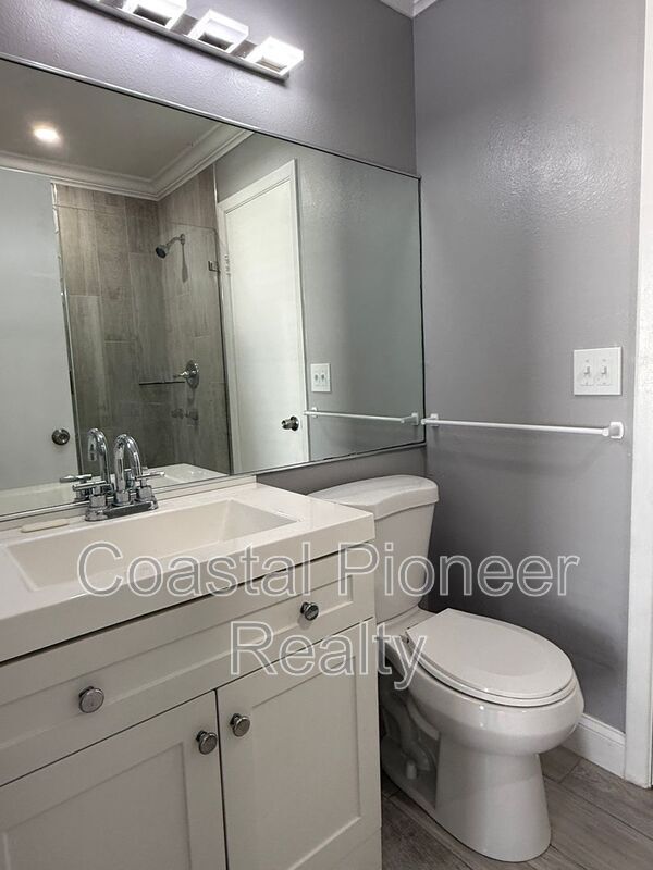 Building Photo - 11815 Cypress Hill Cir