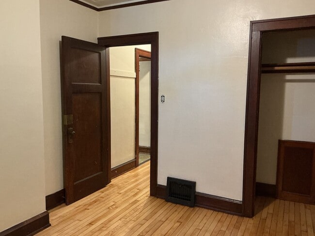 Building Photo - 3 Bedroom Single Family Home