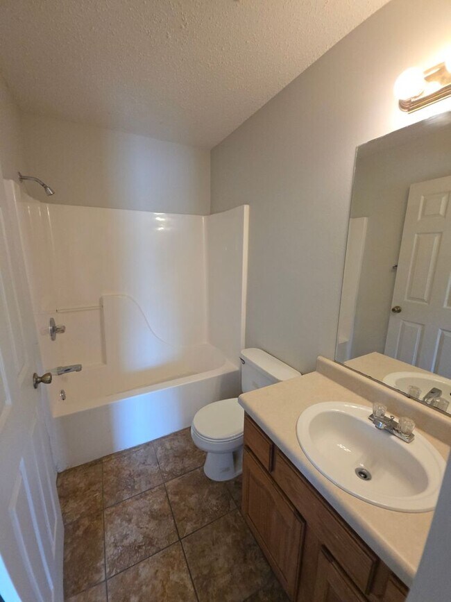 Building Photo - 817-825 West 12th St.