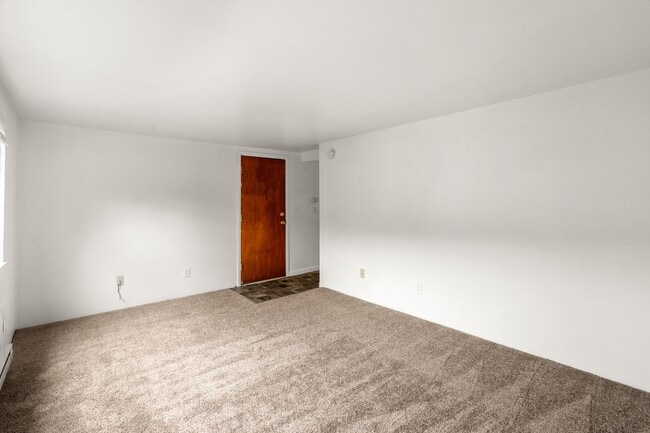 Building Photo - 2717 Simpson Ave