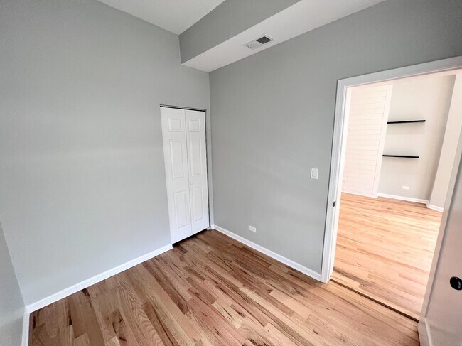 Building Photo - 1227 S Springfield Ave