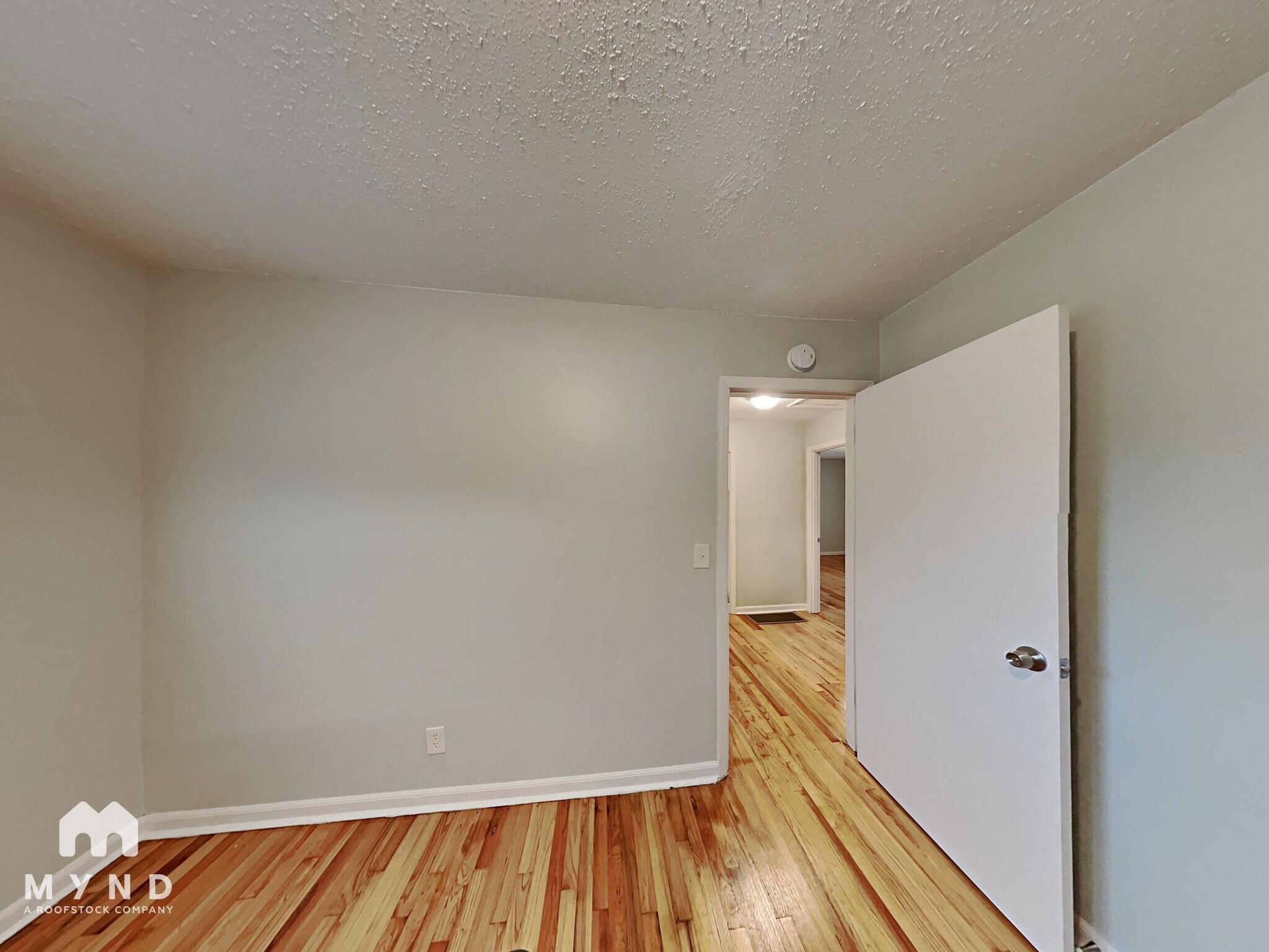 Building Photo - 921 N Highland Dr