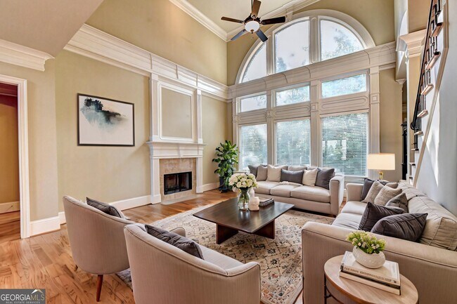 Building Photo - 8920 Doral Dr