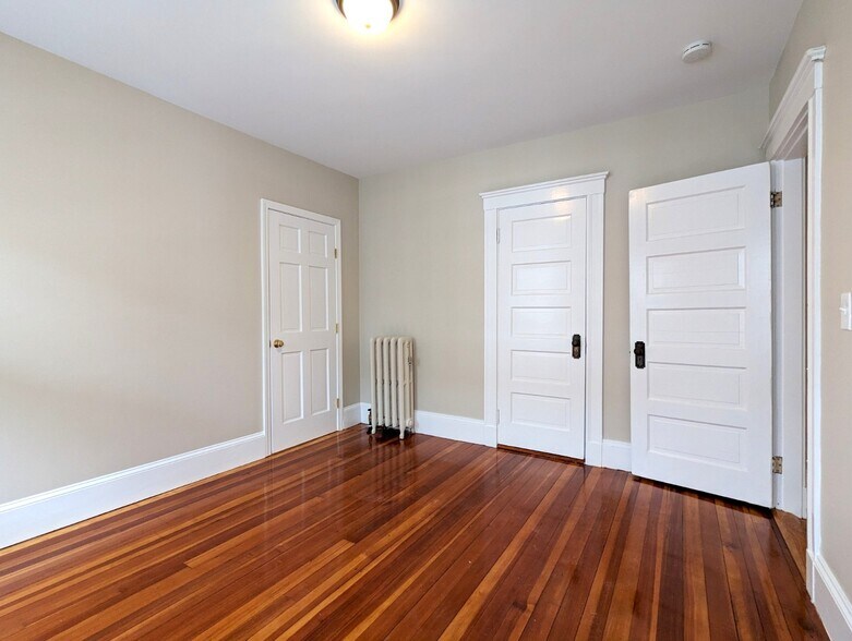 Building Photo - 35 Trowbridge St