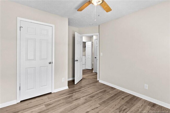 Building Photo - 904 Dandridge Dr