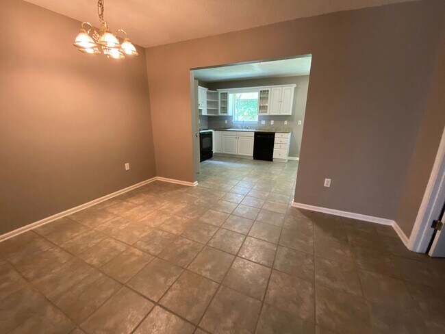 Building Photo - UPCOMING WEST FAIRHOPE 3/2 F&N COTTAGE