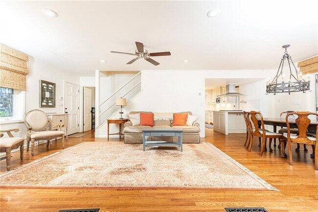 Building Photo - 2690 Ridgemore Rd NW