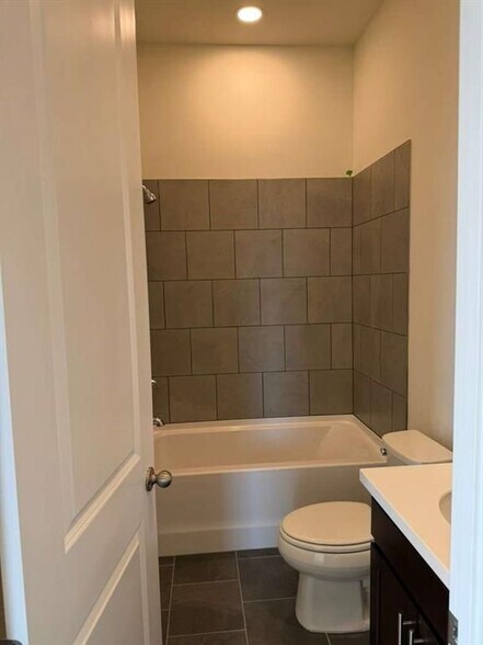 Building Photo - 1122 Winding Br Dr