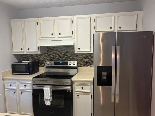 Building Photo - Great first floor unit at  Reserve at Wood...