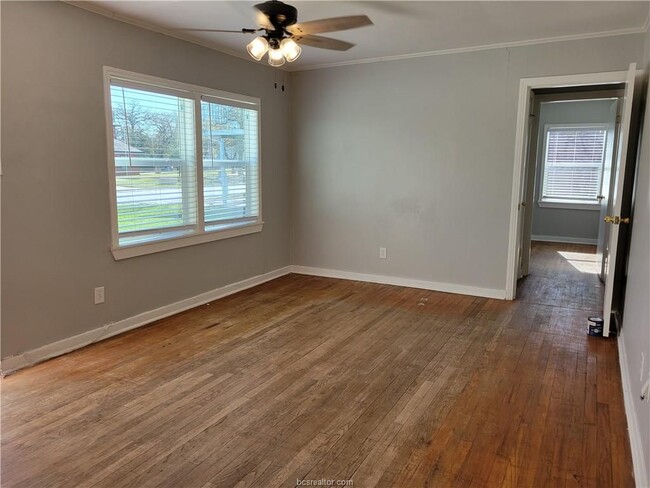 Building Photo - 308 Foch