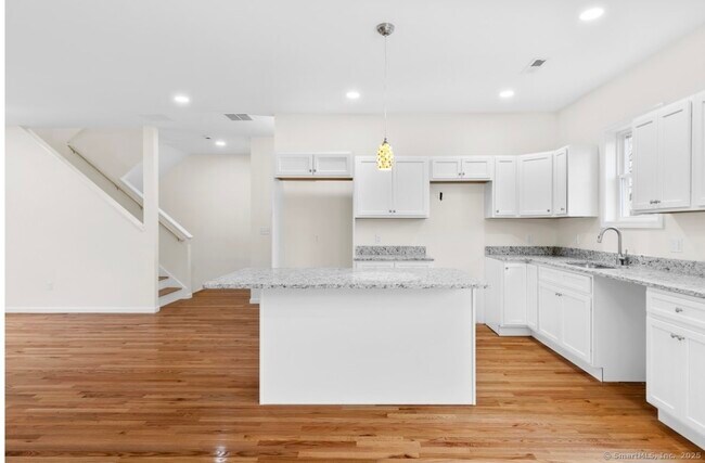 Building Photo - 455 Sherman Ave