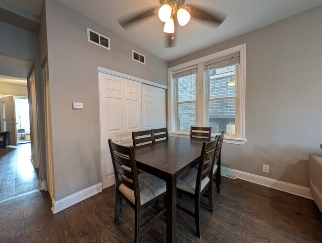 Building Photo - 1911 W Addison St