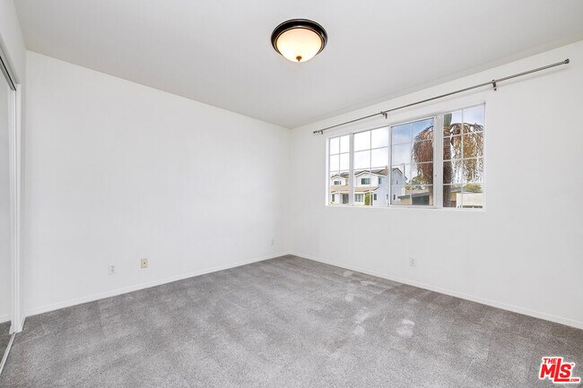 Building Photo - 6074 W 75th Pl