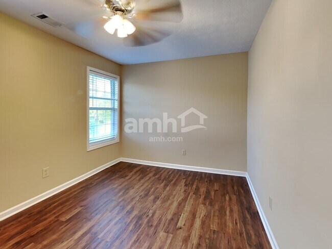 Building Photo - 3285 Summit Pl Dr