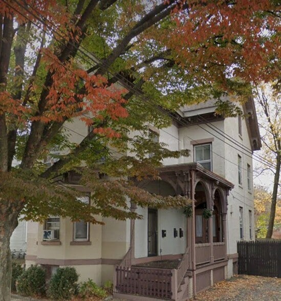 Building Photo - 11 N Clover St