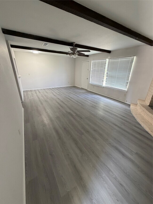 Building Photo - 6618 McCullum Rd