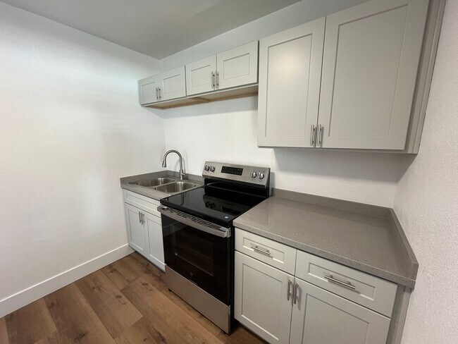 Building Photo - 222 S 10th St