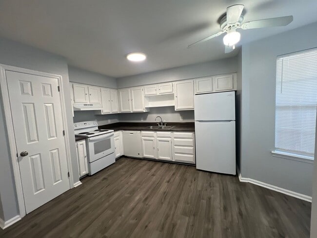 Building Photo - 219 Hickory Forge Dr