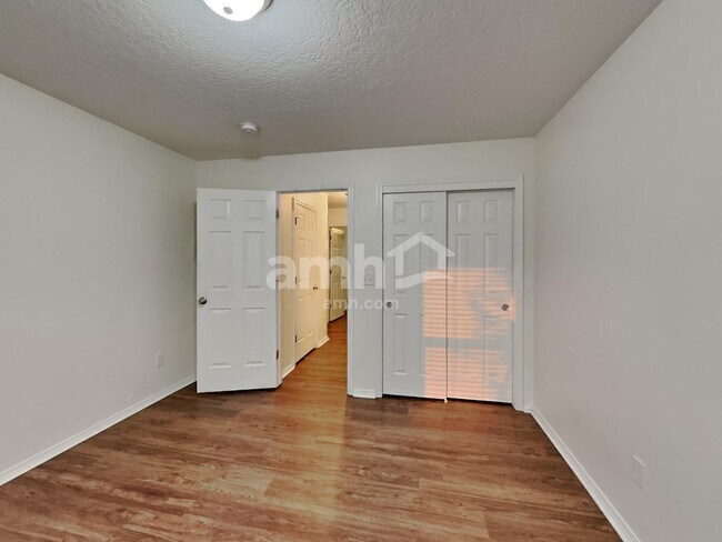 Building Photo - 2612 N Kristy Ave