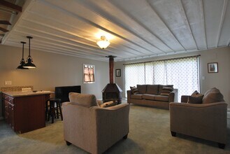 Building Photo - 216 Zandale Dr