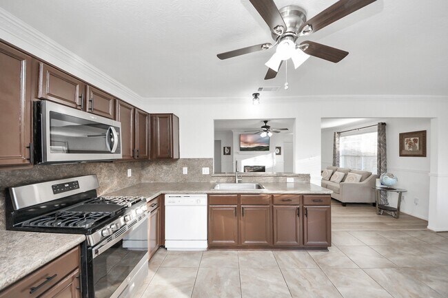 Building Photo - 20403 Blue Juniper Dr