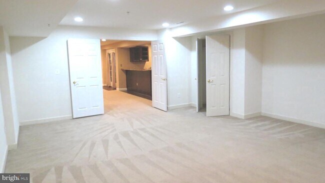 Building Photo - 2707 Hollywell Ct