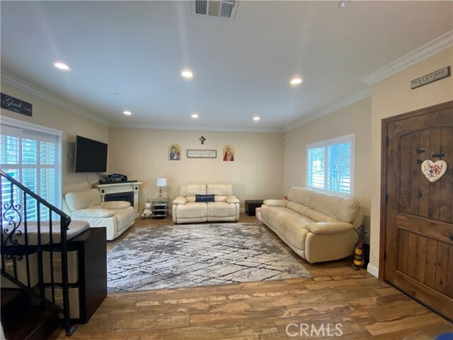 Building Photo - 9116 Florence Ave